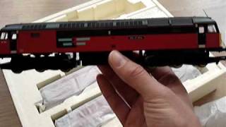 Opening the Hornby class 47 Isle of Iona train pack [upl. by Niu]