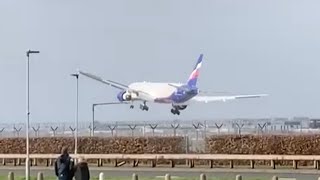 STORM EUNICE Aeroflot Boeing 777300ER VERY SHAKY Landing  London Heathrow 27L shorts [upl. by Infield956]