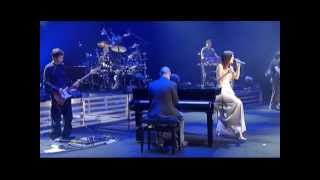 Laura Pausini  Medley Strani Amore Lettera Live in Paris 05 [upl. by Ayt]