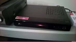 Zenith DTT900 Converter Box [upl. by Gerri789]