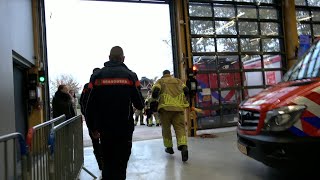 Aankomst Brandweer Urk bij nieuwe kazerne  En een melding voor Brandweer Urk tijdens de opening [upl. by Eiramlehcar]