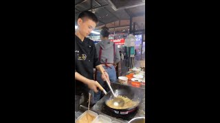 The cooking process for fried rice fried noodles and fried rice vermicelli in Chinese cuisine [upl. by Marks503]