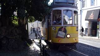 Portugal  Lisbonne  Alfama  4 Tramways  décembre 2018 [upl. by Florri]