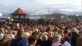 Dunoon Massed Choir Sine Bhan with cumbernauld gaelic choir [upl. by Darb238]