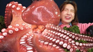 Mukbang ASMR 레전드 16KG 역대급 초대왕 문어 먹방🐙 16KG Biggest Octopus Eatingshow realsound Ssoyoung [upl. by Lanor]