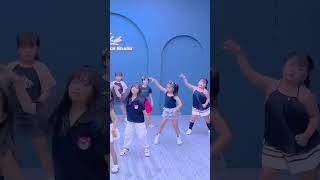 Ping pong dance dancestudio kpop [upl. by Mharg]