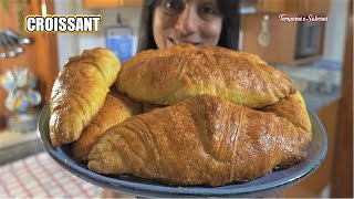 CROISSANTS CON MASA DE HOJALDRE FÁCIL Y HECHA POR NOSOTROS MISMOS [upl. by Lavotsirc945]