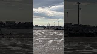 A Royan sur la promenade de petites mares deau de mer avant la tempête [upl. by Enneiviv]