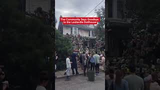 Toronto residents say a final goodbye to the Bertmount Ave dollhouse in Leslieville Toronto [upl. by Gothurd404]