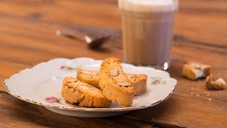 Cantuccini italienische Mandelkekse zum Kaffee chefkoch [upl. by Palumbo]