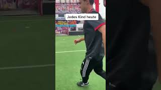 Jedes Kind heute auf dem Fußballplatz [upl. by Ailaro]