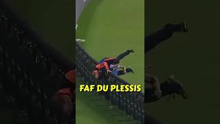 40 साल के Faf du Plessis T10 Premier league के दौरान बहुत बुरा गिरे [upl. by Mahmoud861]