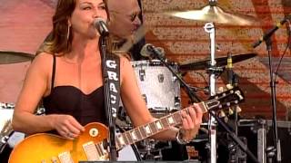 Gretchen Wilson  Theres A Place In The Whiskey Live at Farm Aid 2009 [upl. by Cecilia]