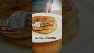 🍌🥞 Himmlisch fluffige vegane BananenPancakes die du unbedingt probieren musst veganerezepte [upl. by Tarsuss]