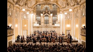 W A MOZART · Requiem dMoll KV 626 · Philharmonie Salzburg · Elisabeth Fuchs [upl. by Adnoel]