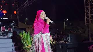 Sumpah  Aina Abdul live at Malam Pesona Seni 2024 [upl. by Nnaitak]