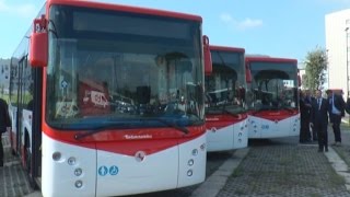 Campania  De Luca consegna 25 nuovi autobus per trasporto pubblico 031016 [upl. by Netsuj]