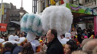 Carnaval de Charleroi 2019 8 départ de laprèsmidi avant le cortège société quotles récalcitrantsquot [upl. by Ccasi]