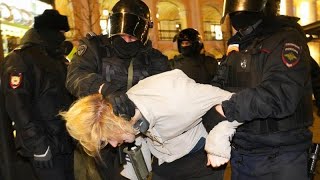 Manifestazioni in tutta Europa non si fermano le proteste contro la guerra [upl. by Euqinorev]