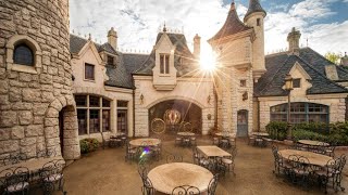 On Mange A L Auberge de Cendrillon à Disneyland Paris [upl. by Elaval765]