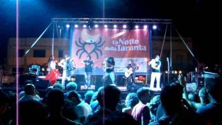 LU RUSCIU TE LU MARE Alla Bua  Notte della Taranta 2011 Concerto Live [upl. by Bal239]