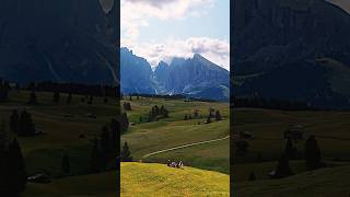 Die Seiser Alm in den Dolomiten in Südtirol [upl. by Yamauchi]