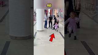 ¡Injusticia en el Centro Comercial Padre humillado por guardias de seguridad youtubeshorts [upl. by Bernadene]