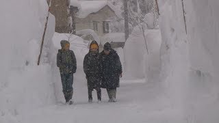 日本海側で大雪 続く強い冬型、山形でも雪の壁 [upl. by Wescott]