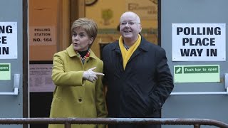 Cosa sta succedendo in Scozia e perché Nicola Sturgeon è stata arrestata e poi rilasciata [upl. by Nisbet752]