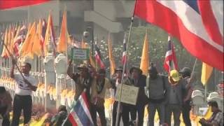 Thailandiasciolto il Parlamento ma la protesta continua [upl. by Constantino150]