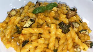 PASTA CON CREMA DI PEPERONI E ZUCCHINE [upl. by Ettennahs347]