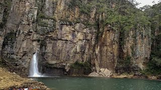 Brésil  un pan de falaise seffondre sur des touristes au moins 7 morts et 3 disparus [upl. by Airamzul]