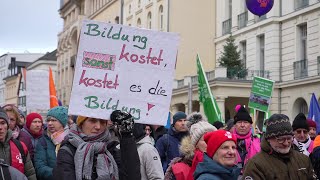 Warnstreik zum Bildungsstreiktag Beamte und Beschäftigte fordern mehr Gehalt [upl. by Akehsal]