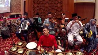 Brunei Traditional Song quotDang Mengalaiquot live performance ft Seri Berunai Instrumental [upl. by Austreng]