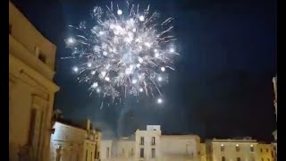 Capodanno a Bari ordinanza non rispettata dopo la mezzanotte unora di botti  VIDEO [upl. by Nerta]