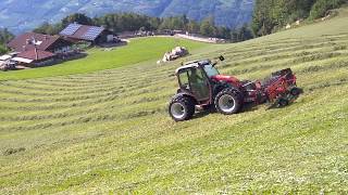 Schwaden Grummet mit Mounty und Bandrechen über BozenSüdtirol [upl. by Brittani]