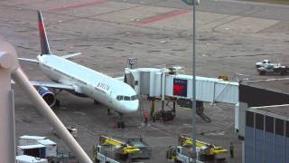 Delta Airlines B757300 Arriving from Los Angeles  Gate G22  MSP [upl. by Braunstein]