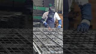 How to welded wire mesh containers sides shorts [upl. by Eybba]