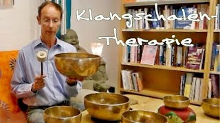 Die heilende Wirkung von Klangschalentherapie  Klangschalenmassage  mit Klaus Kunwar Küffer [upl. by Mellar]