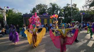 2024 🌞 Day Edition 😎 MARDI GRAS Parade Party amp Celebration at Busch Gardens Tampa Bay Florida USA [upl. by Annoek111]