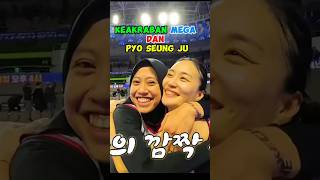 keakraban Mega dan mama Pyo megawatigangestriredsparks volleyball [upl. by Portwine]