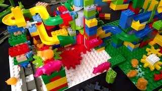 Duplo Train Drives Hubelino Marble Run With Duplo Gears [upl. by Trelu564]