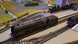 Bachmann 9F vs Hornby 9F a look at them side by side and a running test jlocomodel Railway room [upl. by Ayotak]