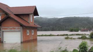 Poplava u Modriči 16 Maj 2014 1230 h naselje Višnjik i Dobor [upl. by Nnaesor]