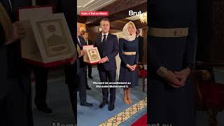 Moment de recueillement au Mausolée Mohammed V pour Emmanuel et Brigitte Macron [upl. by Vanzant]