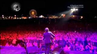 Snow Patrol  Wonderwall  Champagne Supernova  V Festival 20090823 [upl. by Gerger903]