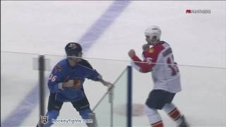 Darcy Hordichuk vs Eric Boulton Mar 5 2011 [upl. by Seta]