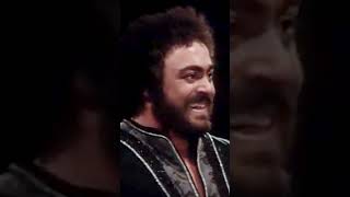 Luciano Pavarotti Mesmerizes with his Powerful Rendition of Nessun Dorma VINCERO classicalmusic [upl. by Griffin]