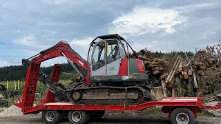 Neuson 12002 Harvester übersiedeln mit Fastrac 130 [upl. by Stephens]