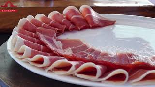 Como cortar o Jamón presunto Serrano [upl. by Leehar869]